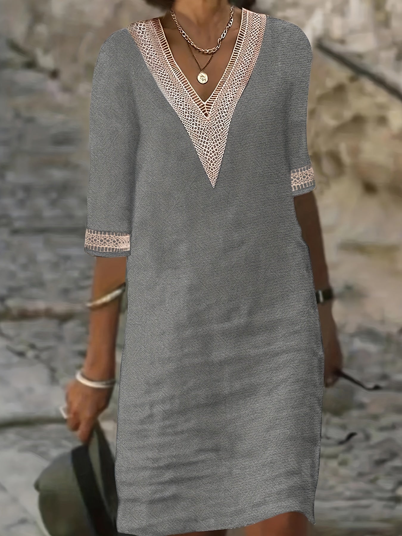 Izabela | Kleid mit Spitzen-Ausschnitt