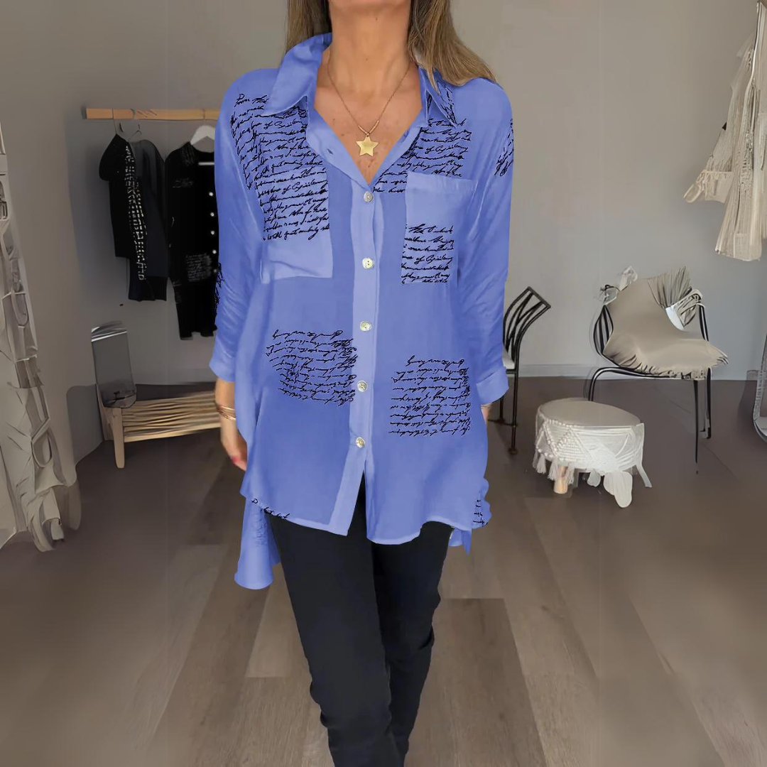 Callista | Bluse mit Knopf und handgeschriebenem Muster