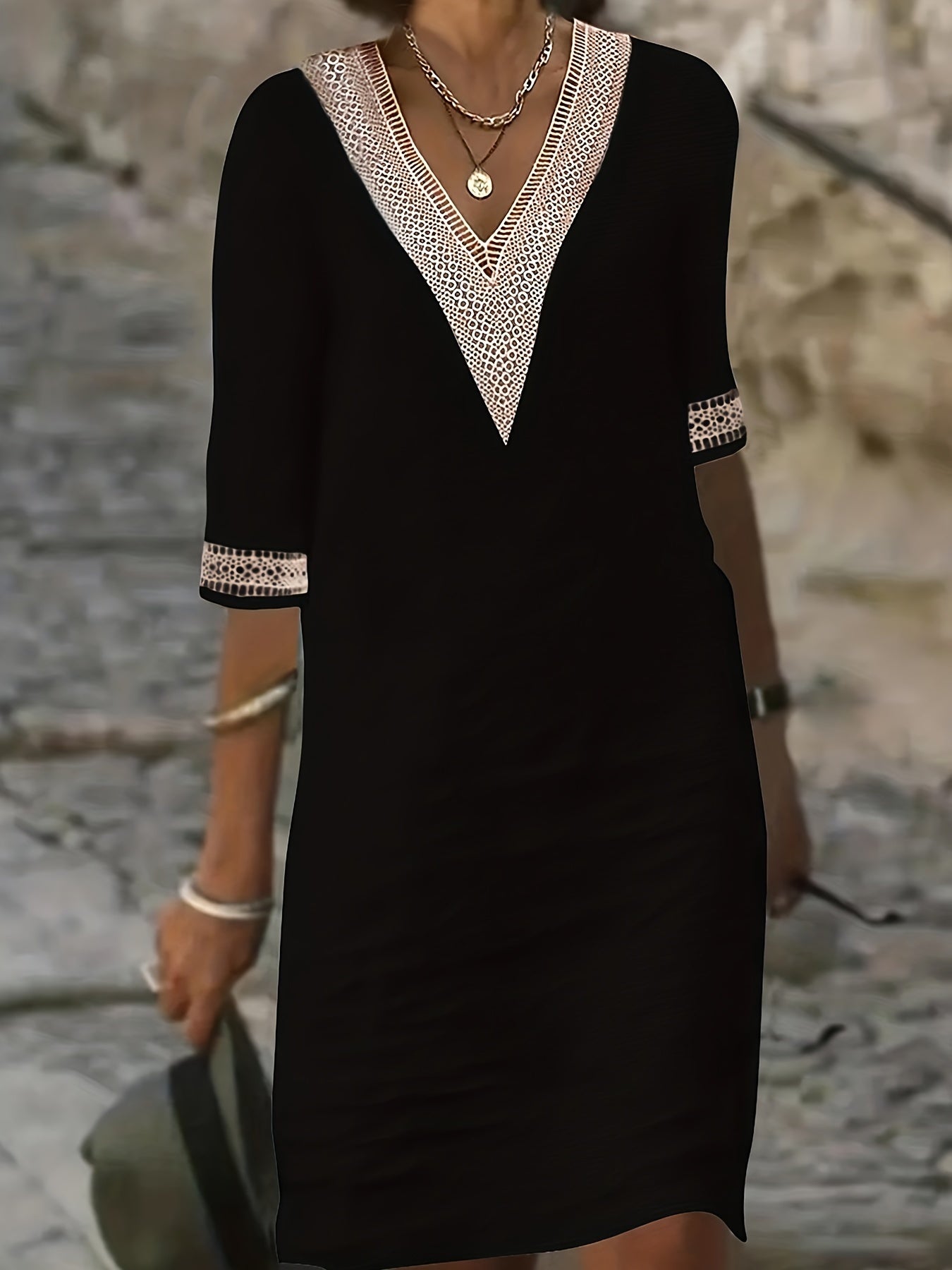 Izabela | Kleid mit Spitzen-Ausschnitt