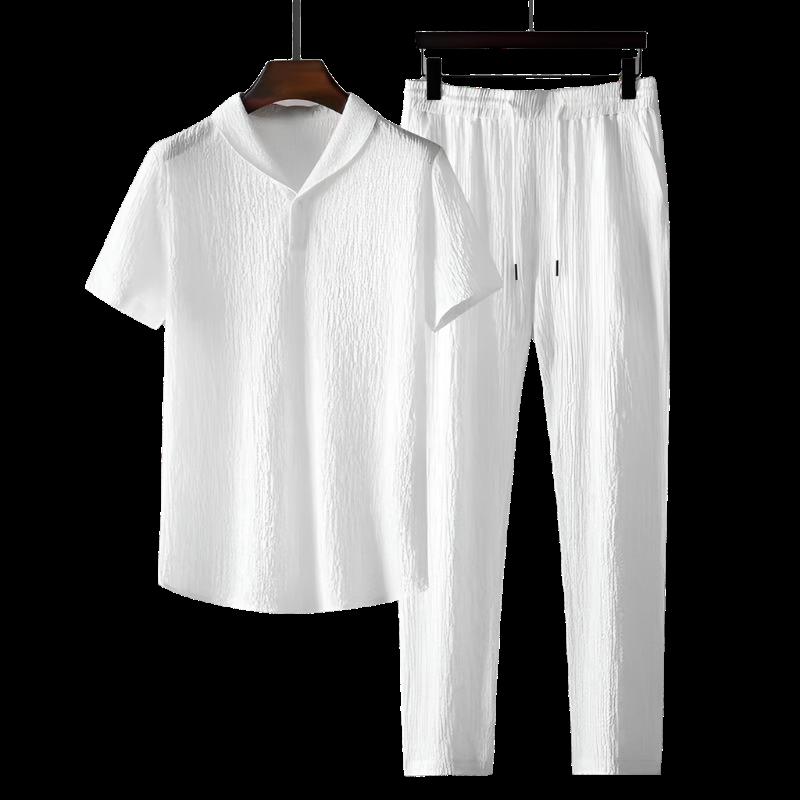 Savrani™ | Poloshirt und Baumwollhose.