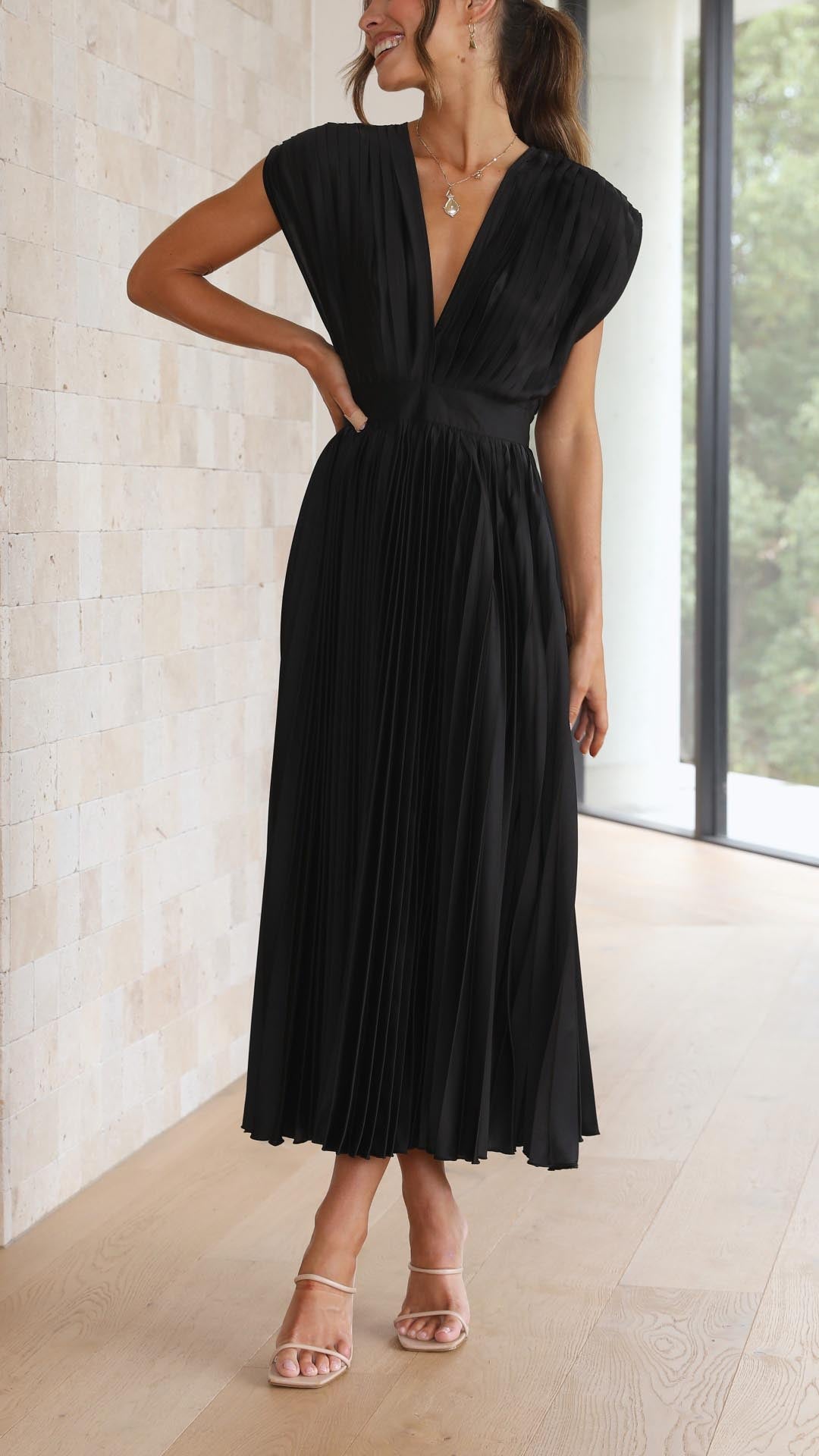 Alexis - Elegantes Kleid mit Rüschen