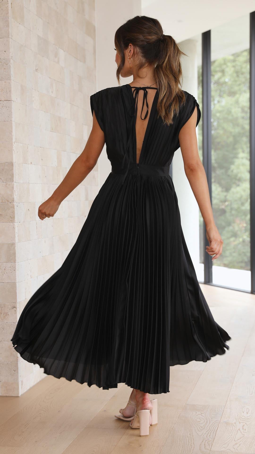 Alexis - Elegantes Kleid mit Rüschen