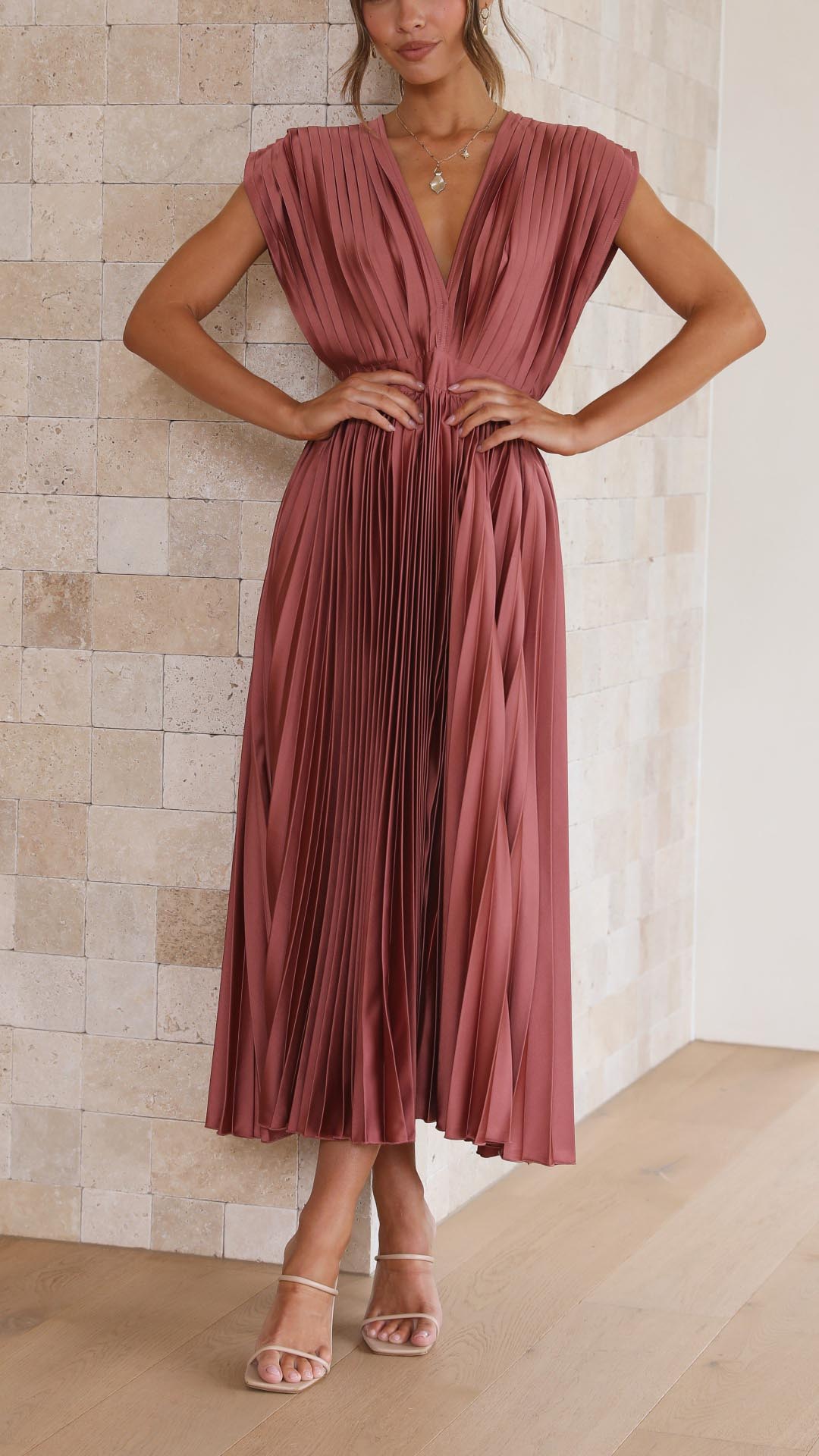 Alexis - Elegantes Kleid mit Rüschen