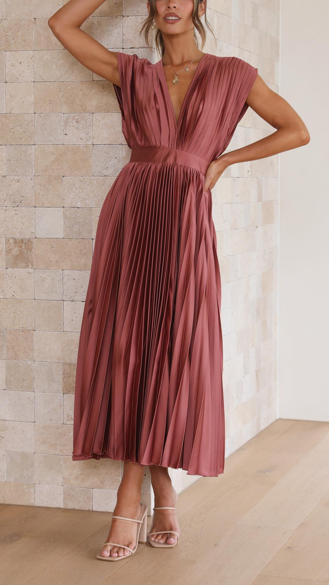 Alexis - Elegantes Kleid mit Rüschen