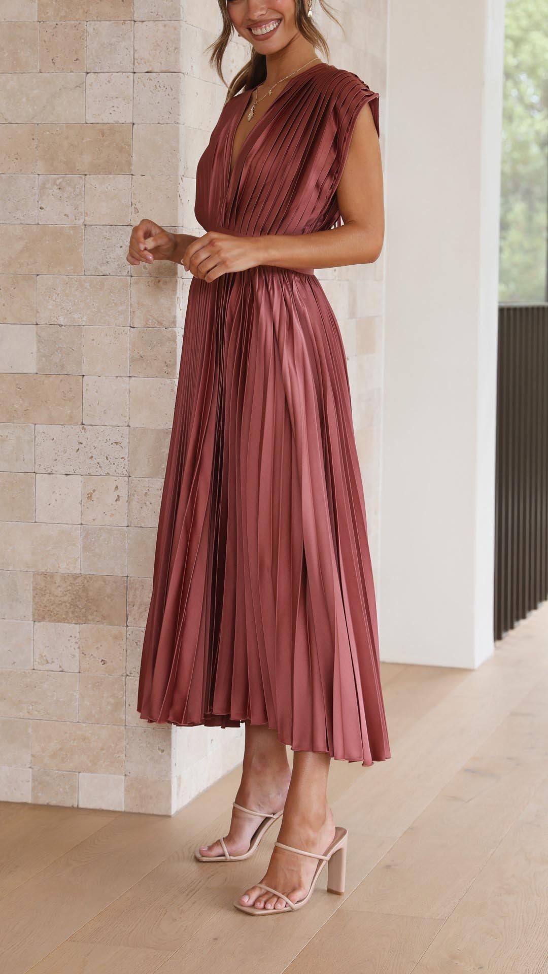 Alexis - Elegantes Kleid mit Rüschen