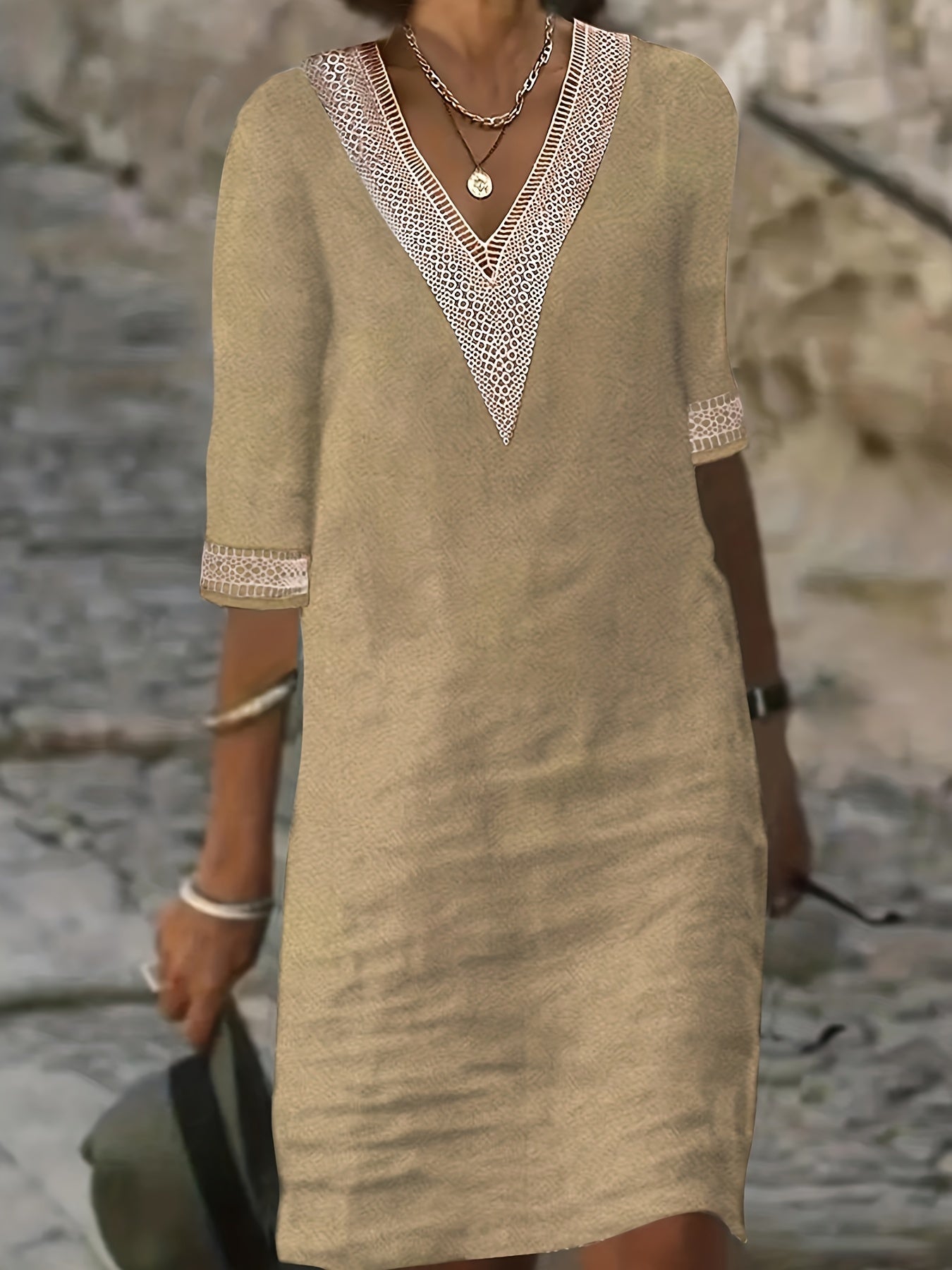 Izabela | Kleid mit Spitzen-Ausschnitt