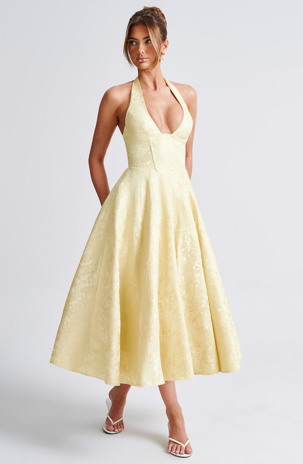 Adoria | Elegantes Kleid mit amerikanischem Ausschnitt