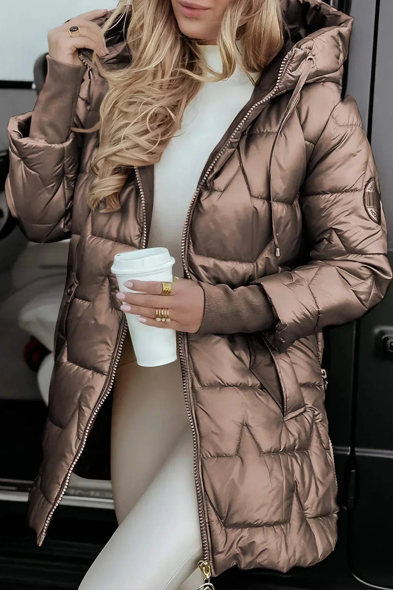 Nolwen - Eleganter Wintermantel mit Kapuze und Füllung