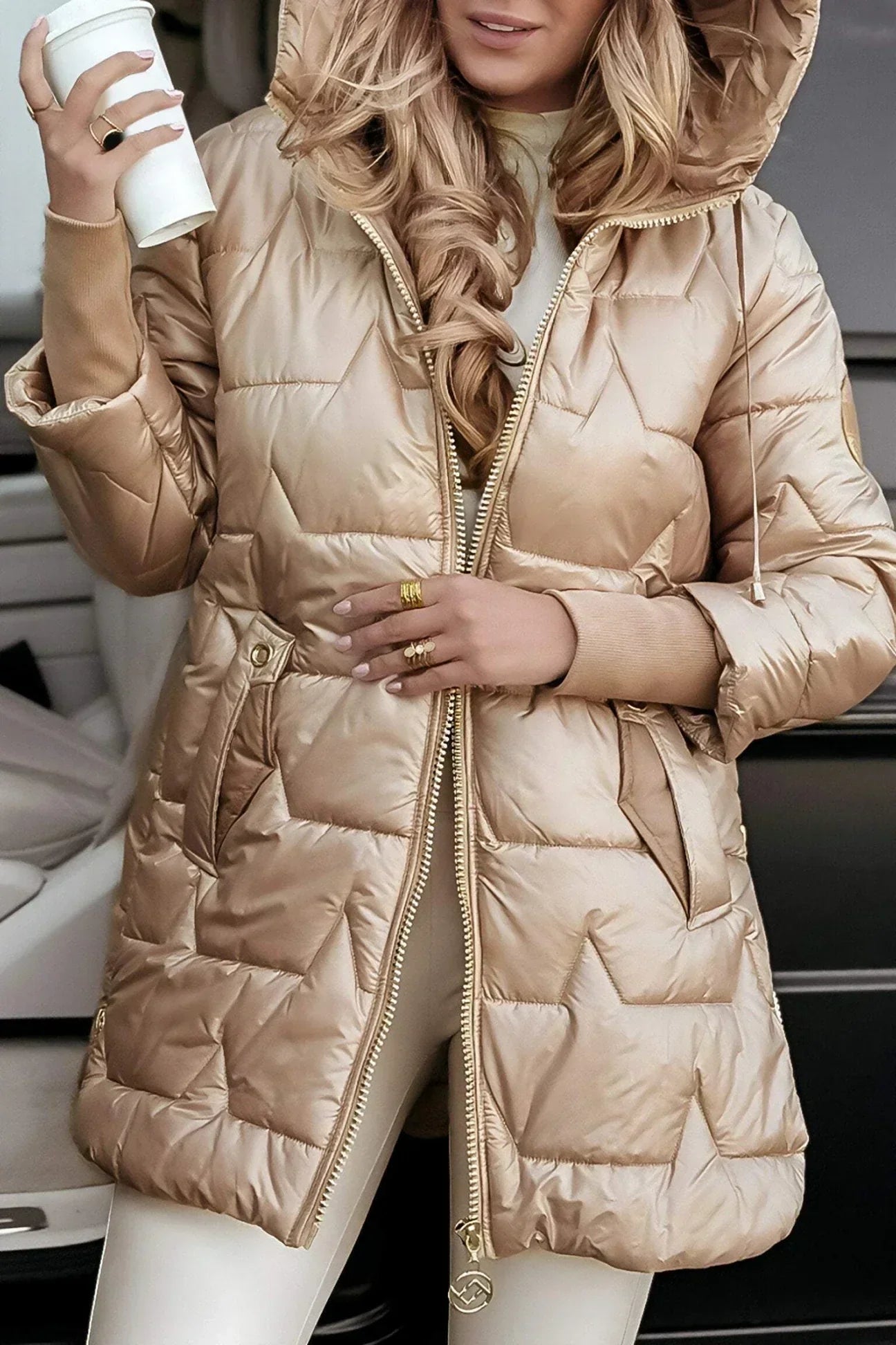 Nolwen - Eleganter Wintermantel mit Kapuze und Füllung
