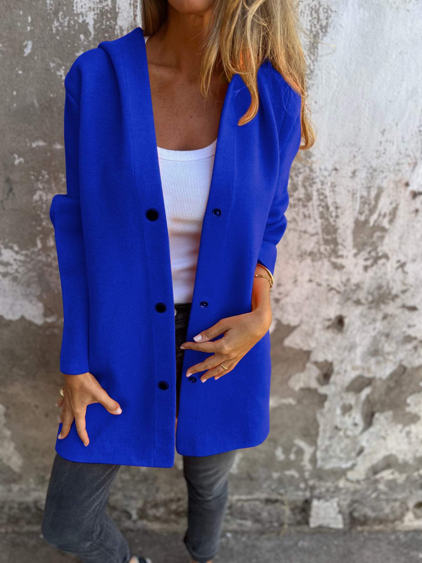 Jacqueline | Lässige Jacke mit Kapuze und Knöpfen