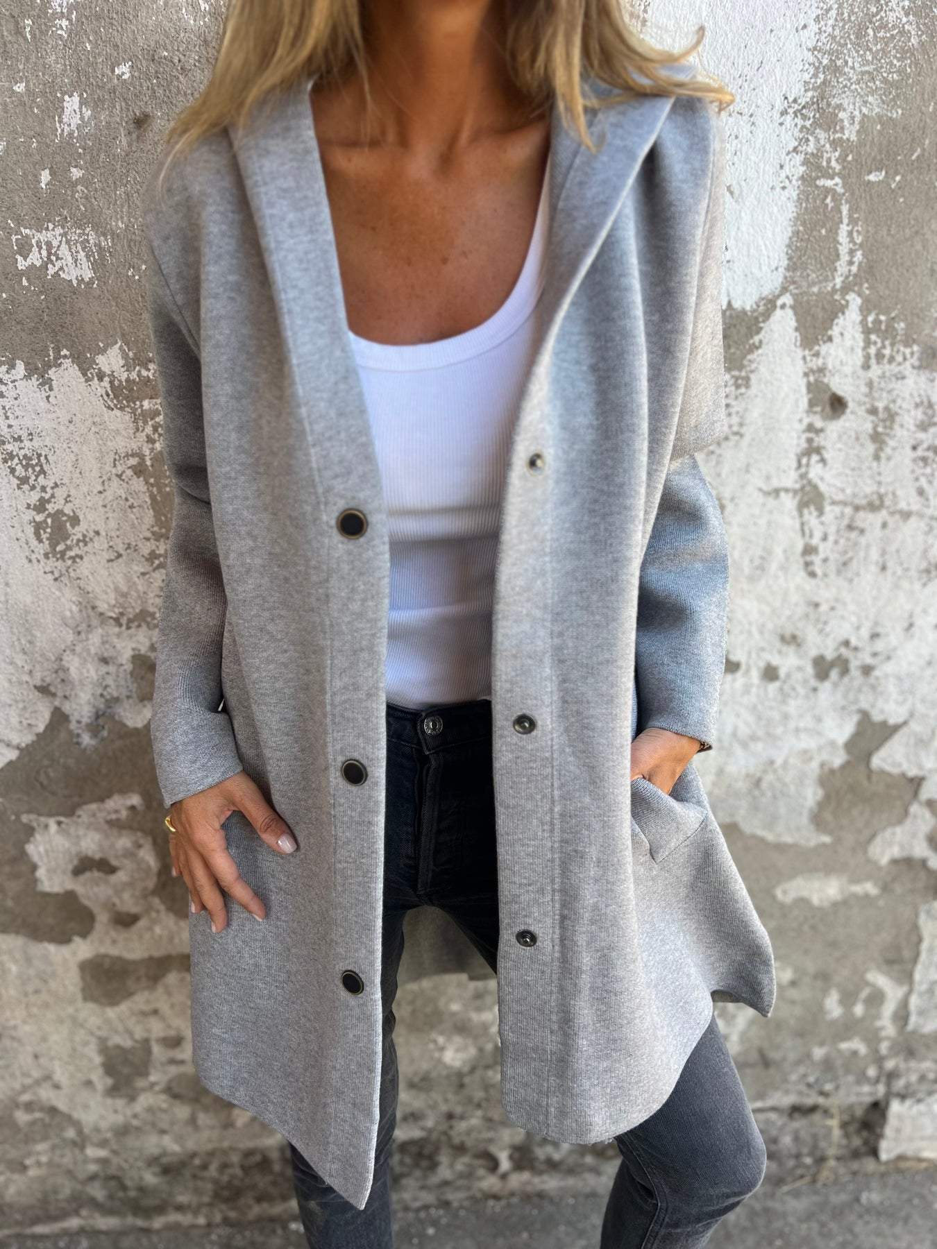 Jacqueline | Lässige Jacke mit Kapuze und Knöpfen