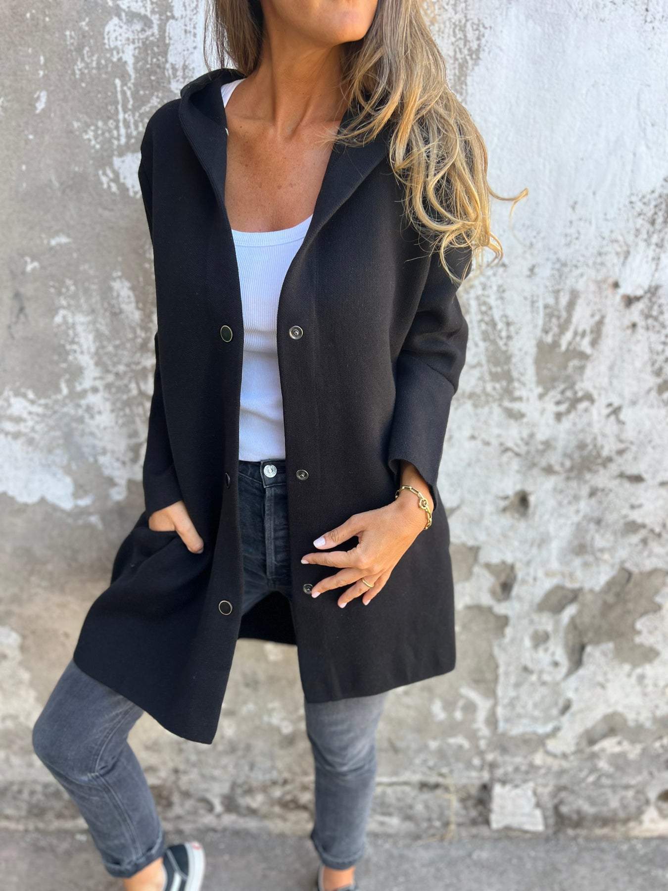 Jacqueline | Lässige Jacke mit Kapuze und Knöpfen