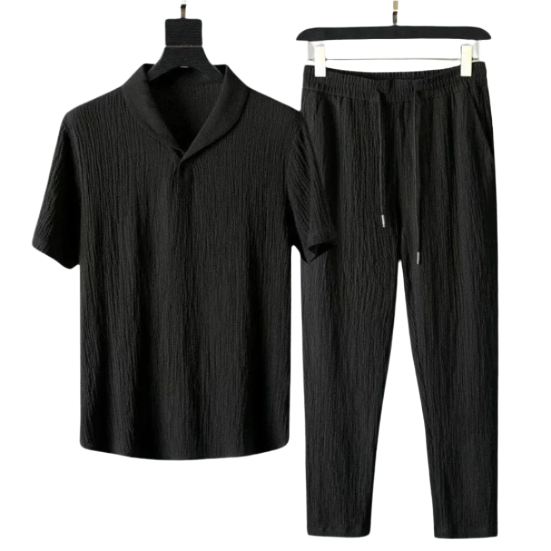 Savrani™ | Poloshirt und Baumwollhose.