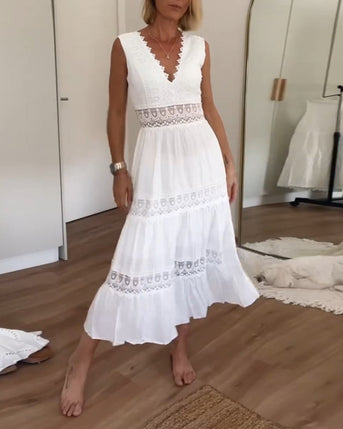 Ewelina | Spitzenkleid mit V-Ausschnitt