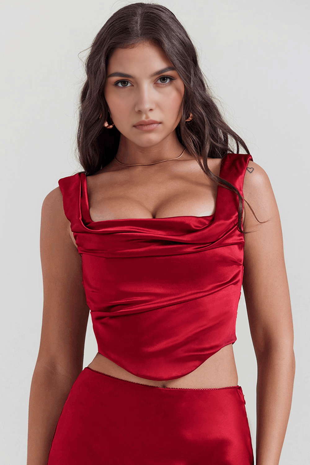 Ivelle | Kleid mit Ausschnitten und Schlitz