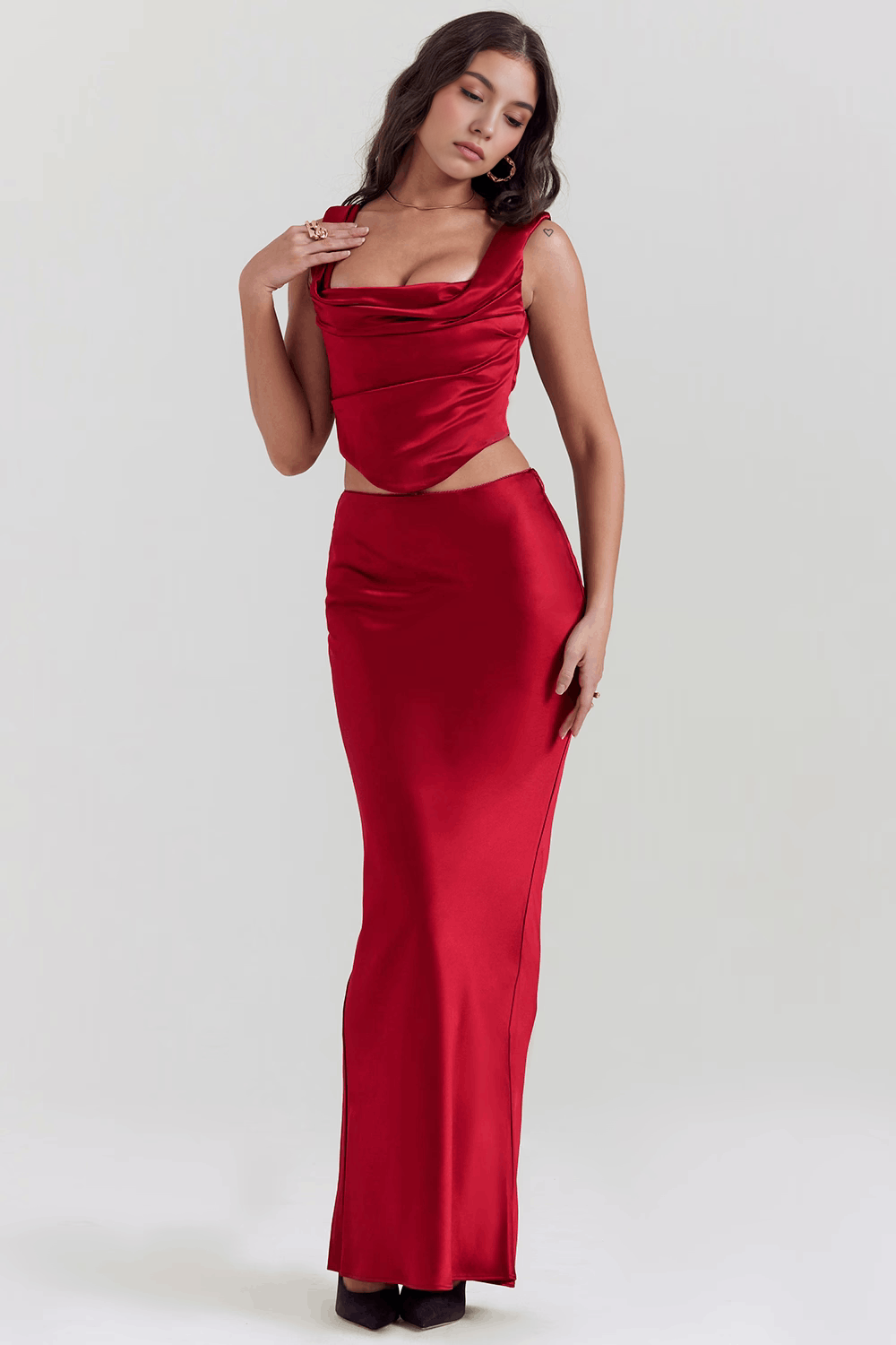 Ivelle | Kleid mit Ausschnitten und Schlitz