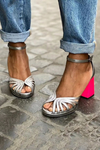 Naelle™ | Glänzende Sandalen auf dicker eleganter Stiletto-Ferse