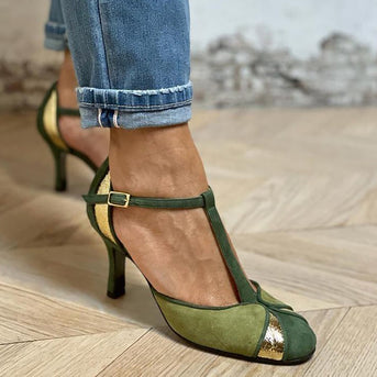 Alona™ | Dekolleté in Blütenform mit T-Riemen und geschlossener Spitze