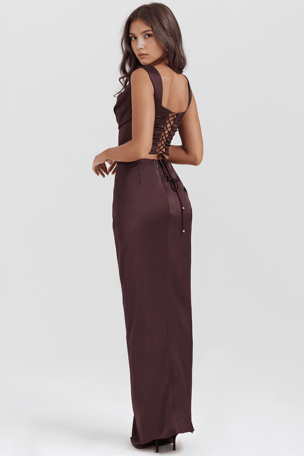 Ivelle | Kleid mit Ausschnitten und Schlitz